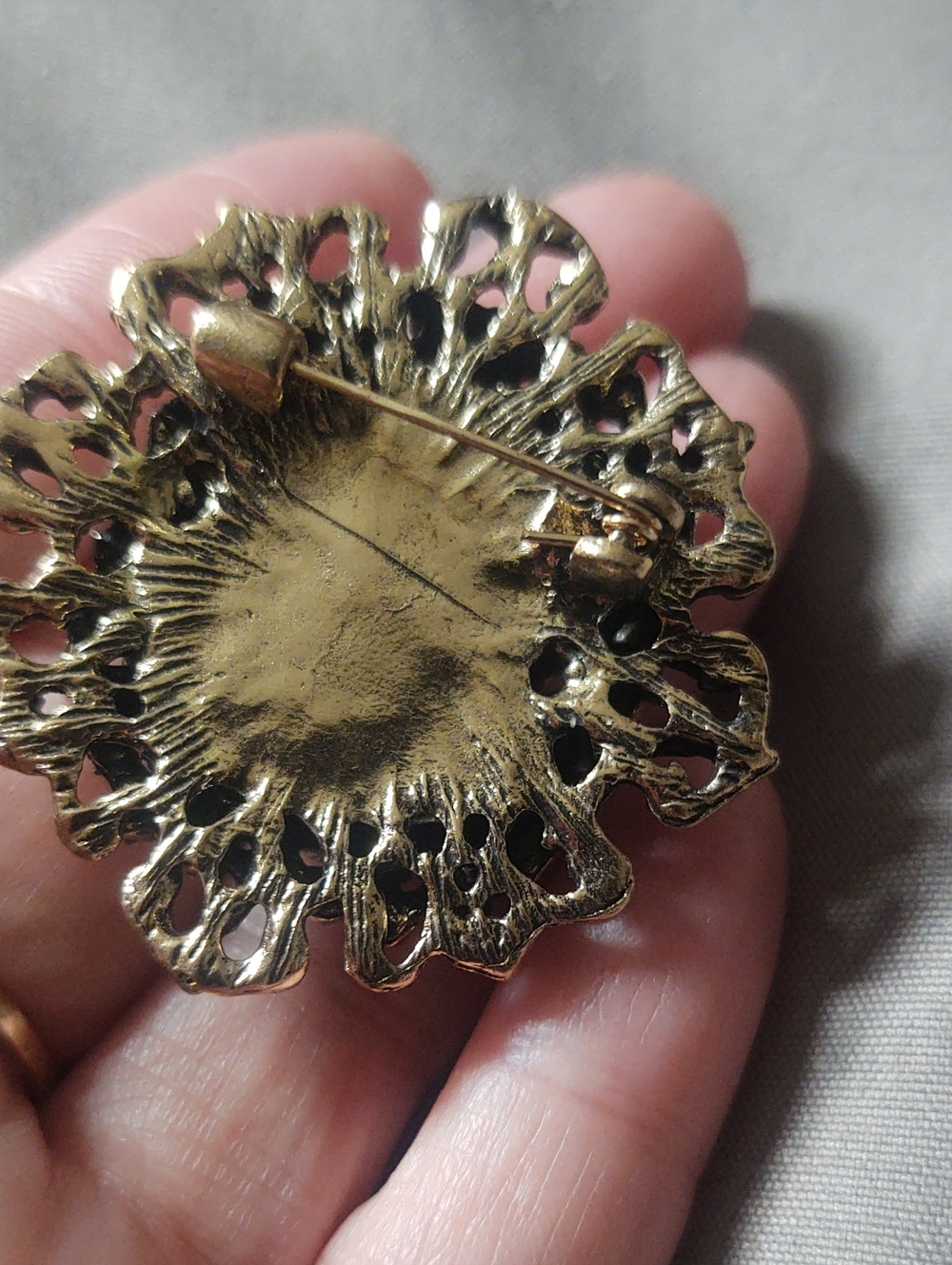 Victorian Style Red Rhinestone Brooch - Picture 3 of 3